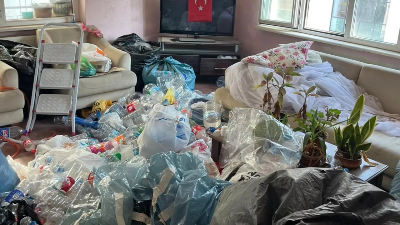 Osmangazi'deki çöp evden yaklaşık 5 ton atık çıktı!
