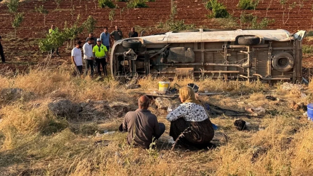 Tarım işçilerini taşıyan minibüs devrildi: Çok sayıda yaralı