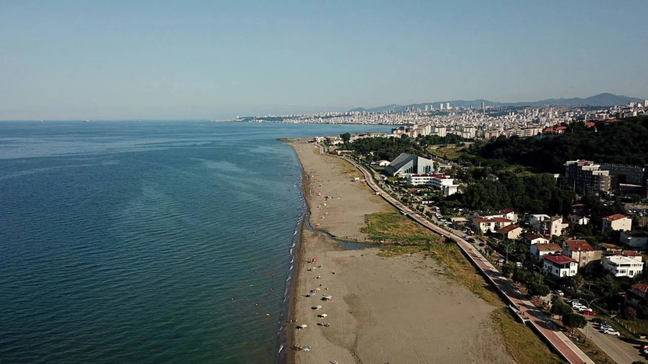 Karadeniz'deki 4 ilde yarın denize girmek yasaklandı