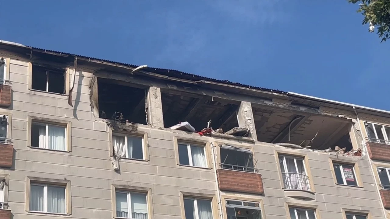 Çorlu'daki patlamanın izleri gün ağarınca ortaya çıktı