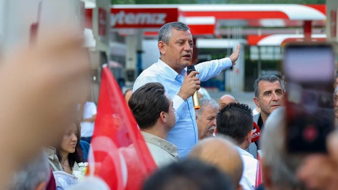 Özgür Özel: "Bu gemiyi iktidara taşımak boynumuzun borcudur"