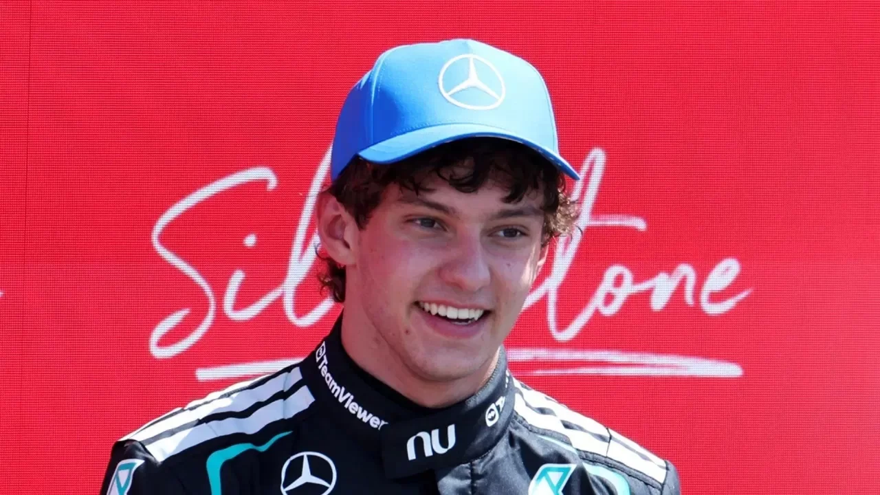 Britanya Grand Prix'sinde sprint yarışını Antonelli kazandı