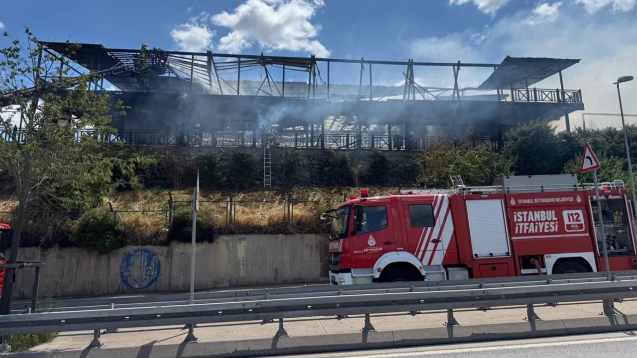 İstanbul Maltepe'de restoranda yangın