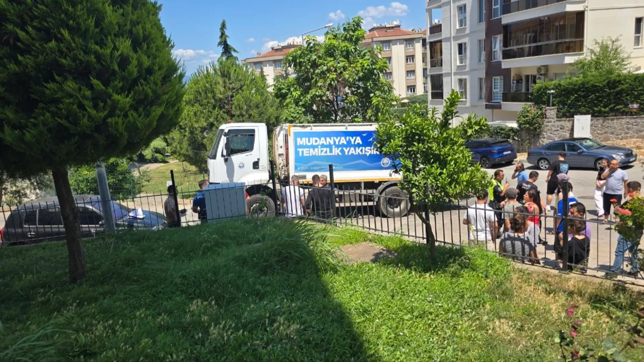 Bursa'da çöp kamyonunun çarptığı kişi hayatını kaybetti