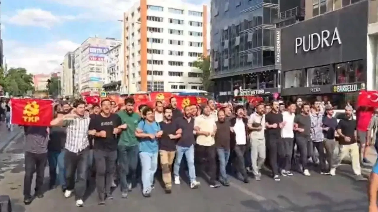 TKP'den NATO'ya karşı yürüyüş: Polis müdahale etti, çok sayıda gözaltı var!