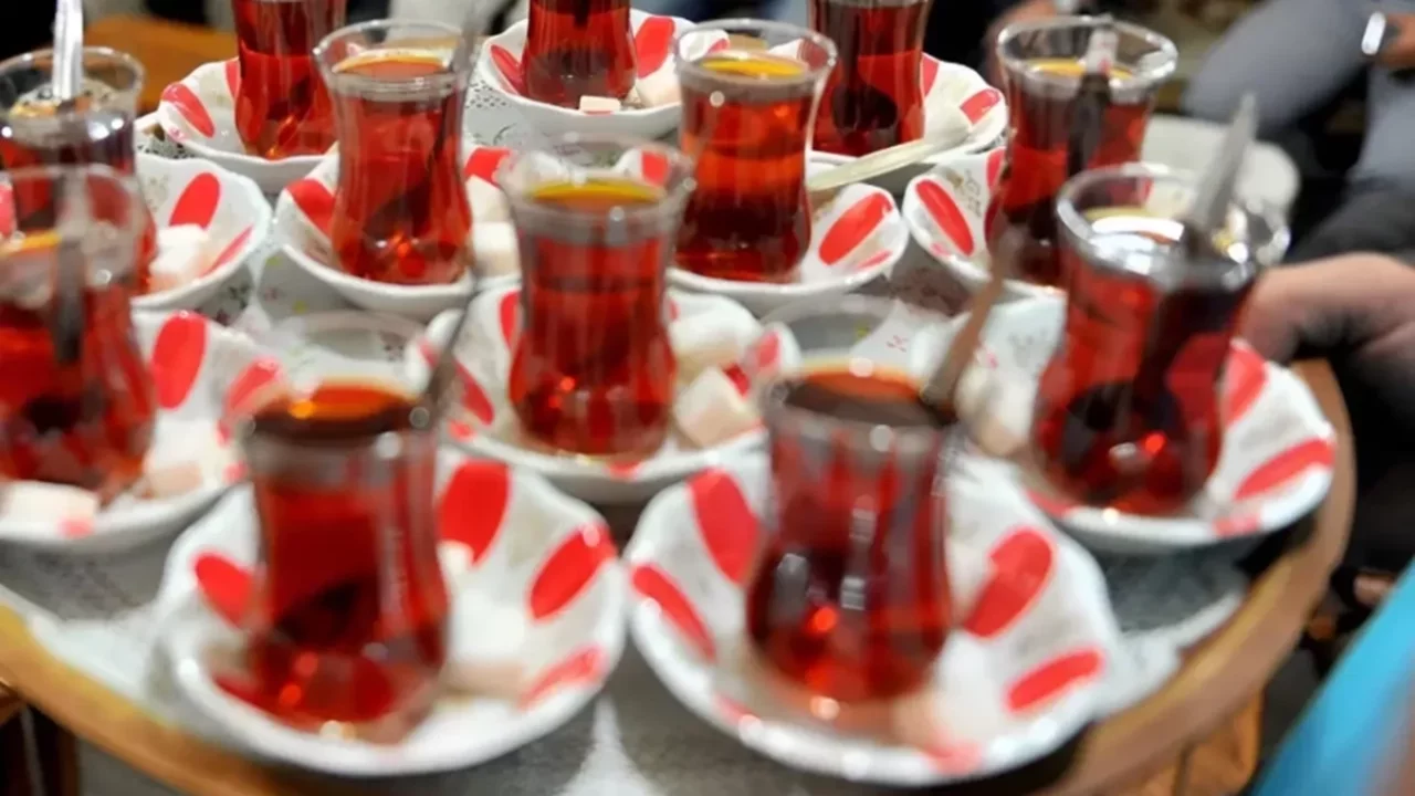 Çay-Kur'dan üçüncü zam! Bugünden itibaren geçerli olacak
