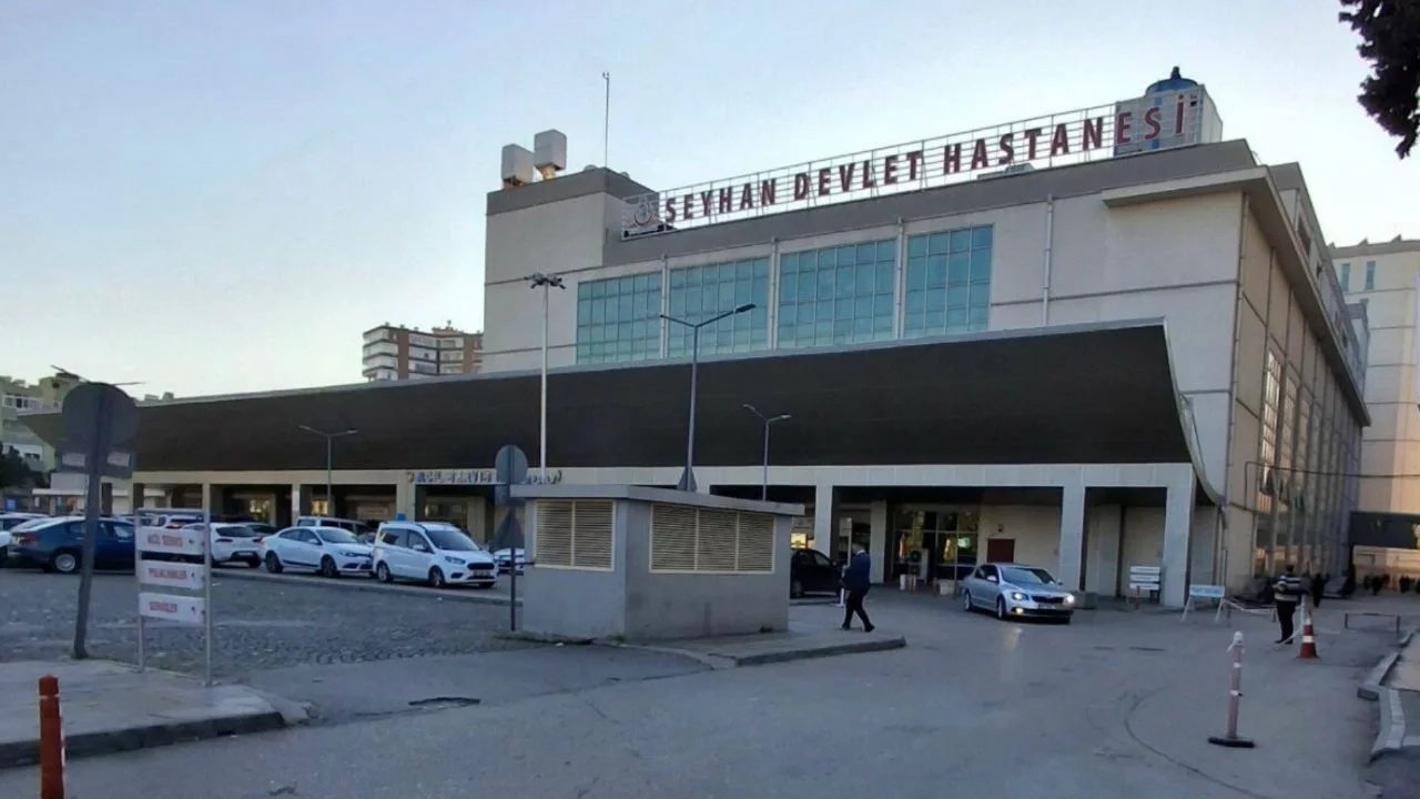 Adana'da yaralanan işçi ameliyat oldu: Belinde panç unuttular