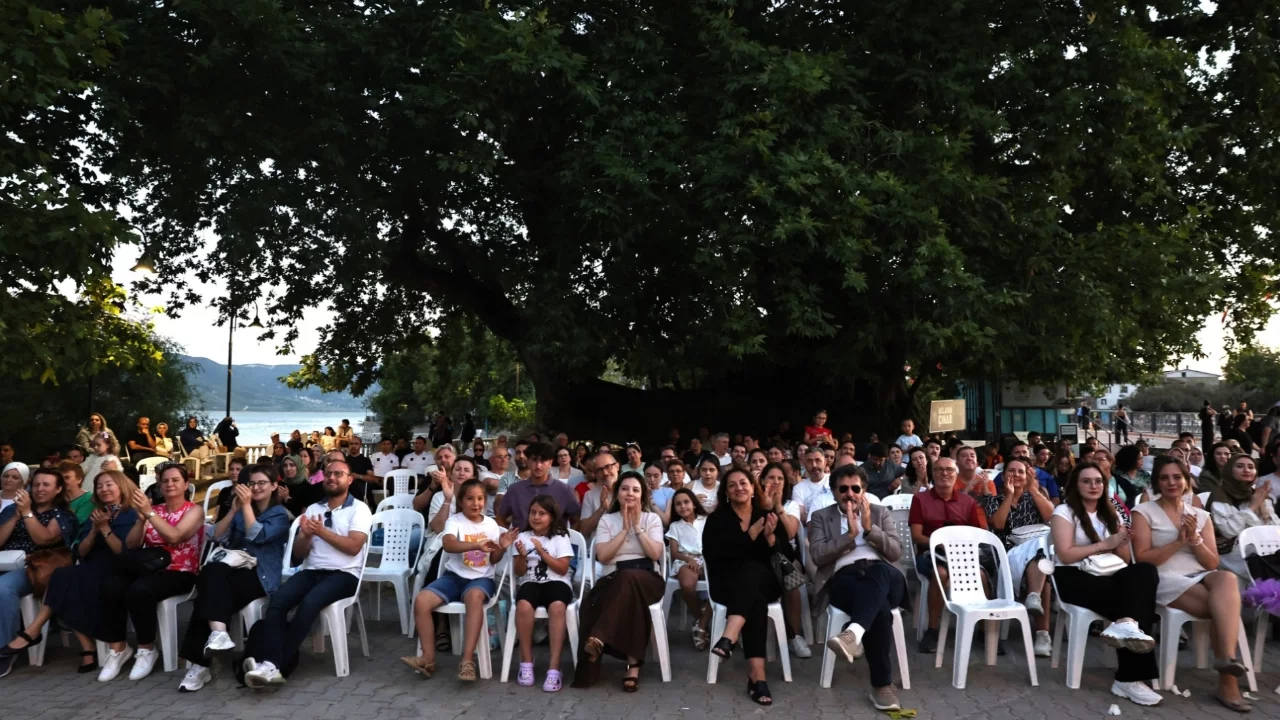 Nilüfer Gölyazı'da Sezen Aksu gecesi