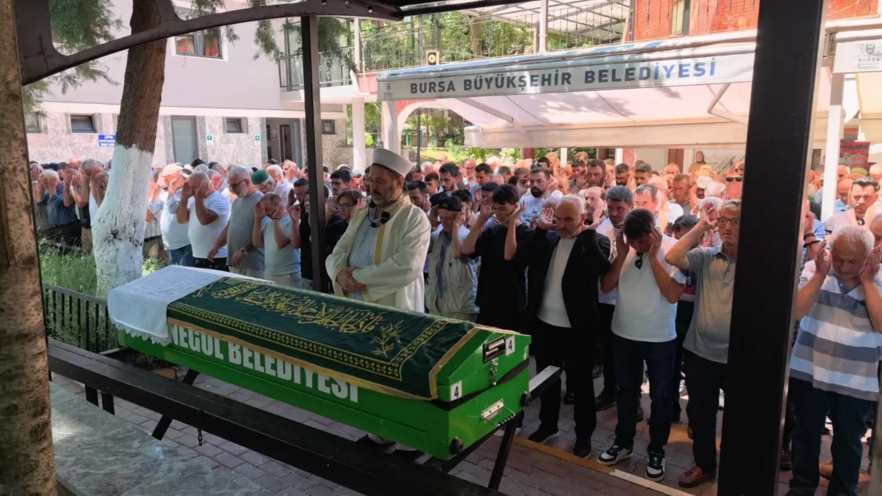 Genç uzman çavuş, Bursa'da gözyaşlarıyla son yolculuğuna uğurladı