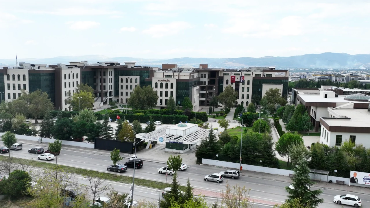 Bursa Teknik Üniversitesi akademisyenine uluslararası "En İyi Bildiri" Ödülü