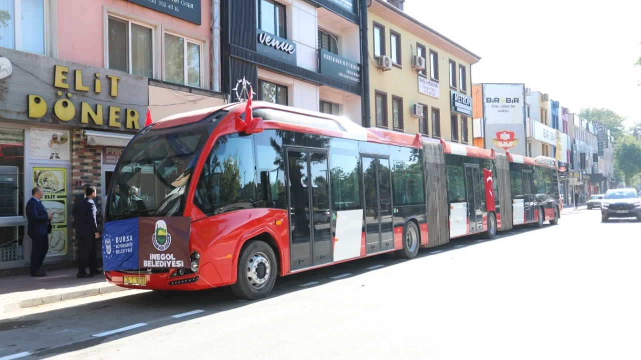 İnegöl'de ilk metrobüs hattının deneme sürüşü gerçekleştirildi
