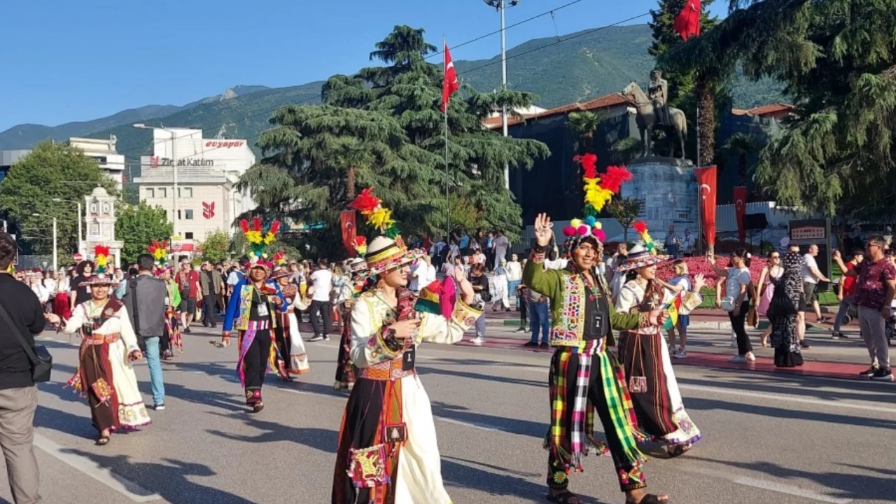 Bursa'da bazı yollar trafiğe kapanacak! Bugün saat 17.00'den itibaren...