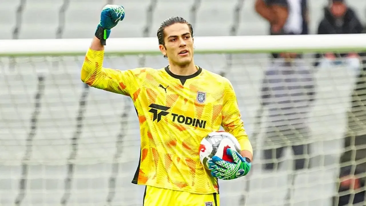 Doğan Alemdar, Beşiktaş için İstanbul'da