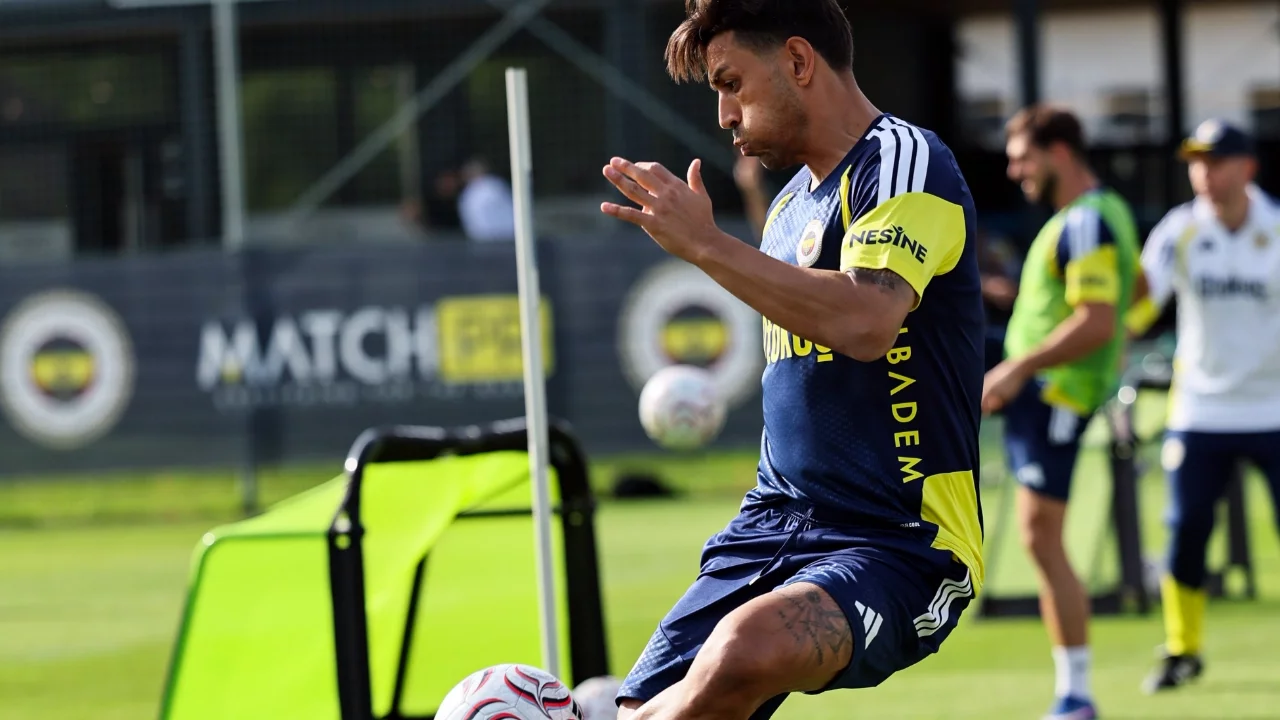 Fenerbahçe, günü çift antrenmanla bitirdi