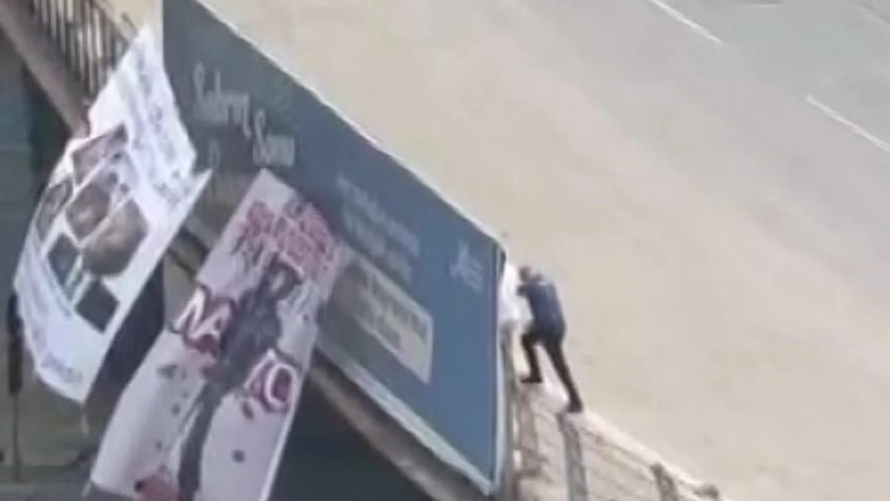Adana'da NATO protestosu için köprüye pankart asan şahıs gözaltına alındı