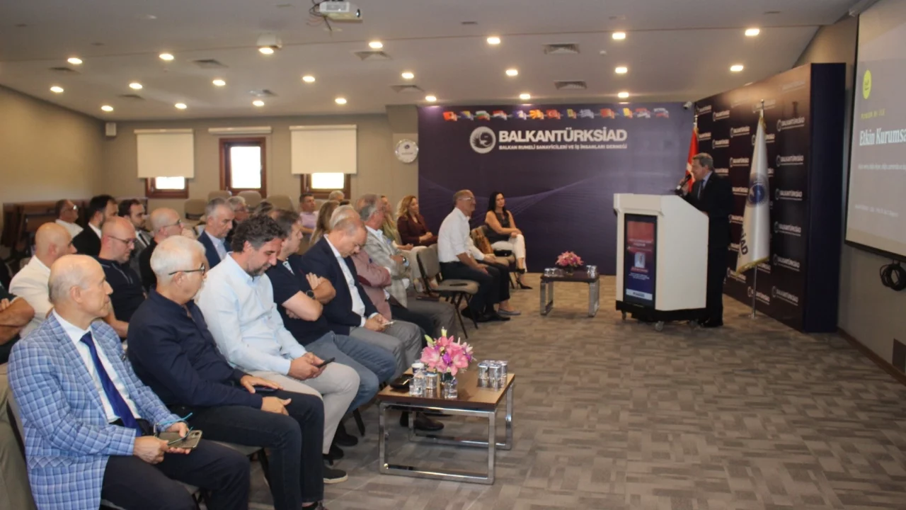 BalkanTürksiad Akademi'de 'Veriye Dayalı Liderlik' semineri düzenlendi