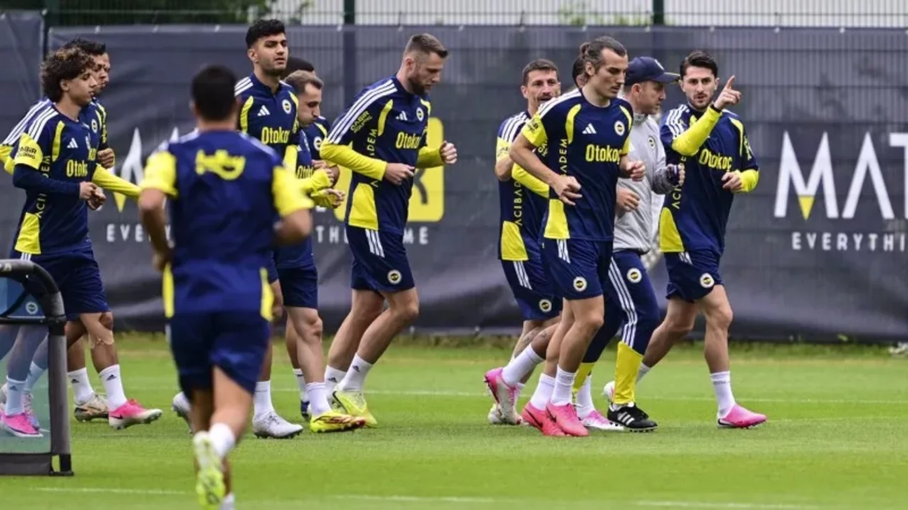 Fenerbahçe hazırlık maçında Admira karşısında