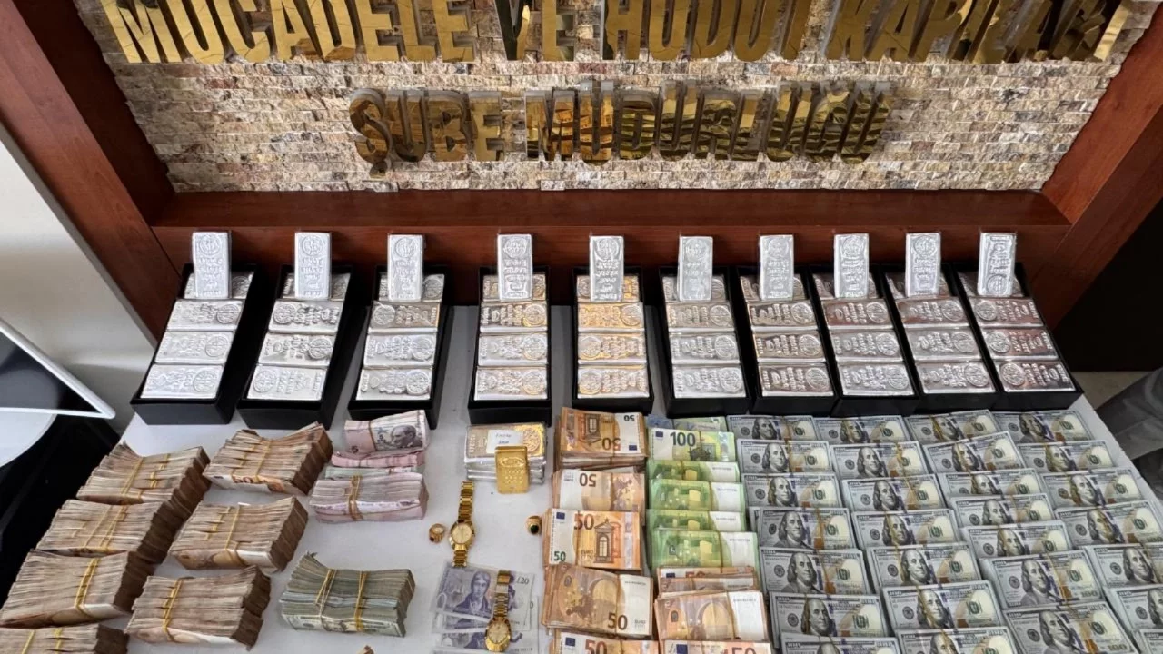İstanbul'da "kara para aklama" operasyonu: 6 gözaltı
