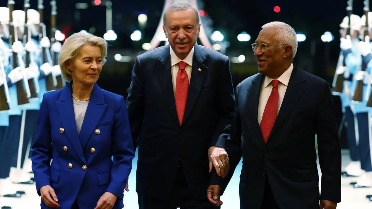Cumhurbaşkanı Erdoğan, AB Konseyi Başkanı Costa ve AB Komisyonu Başkanı von der Leyen ile bir ara...