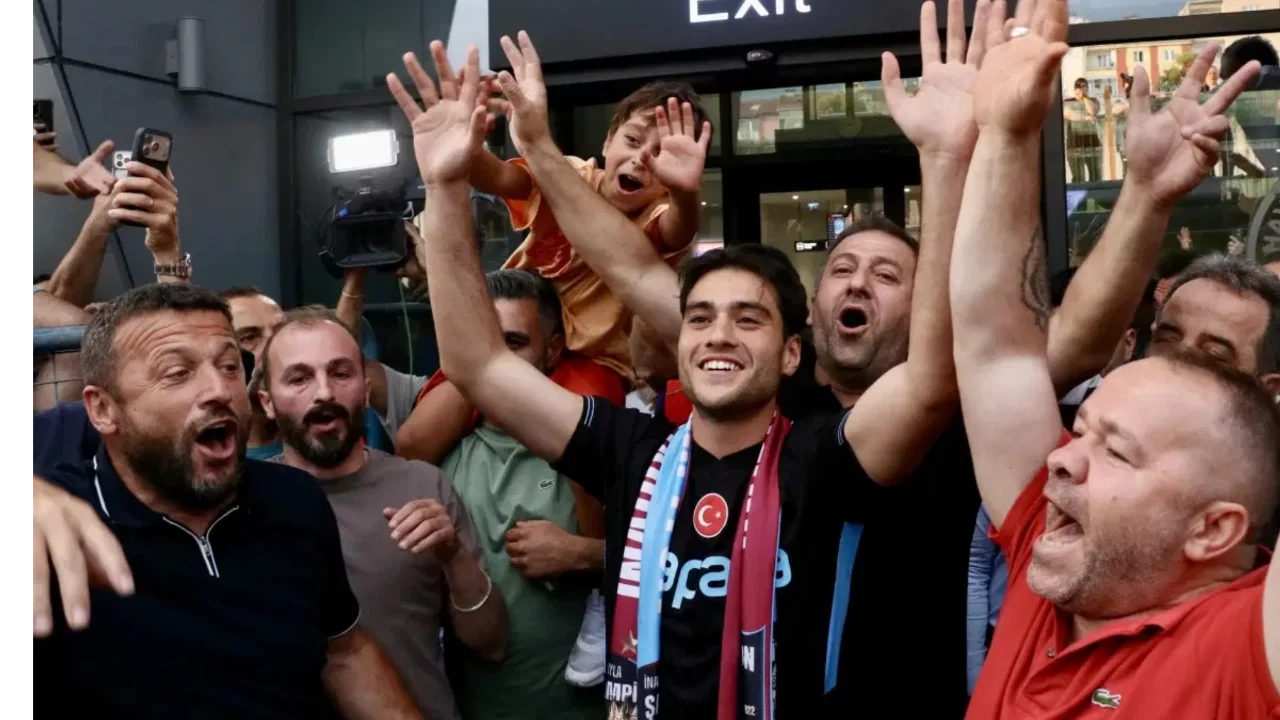Trabzonspor Aral Şimşir transferini resmen duyurdu!
