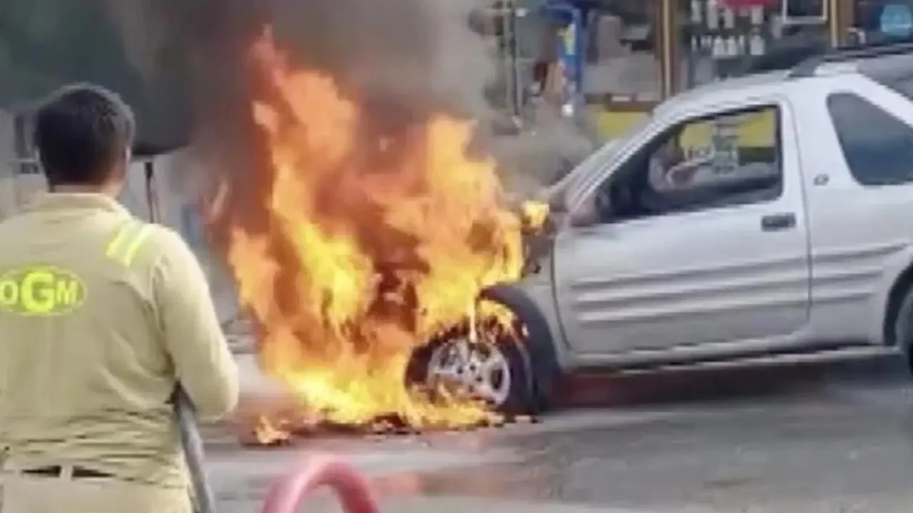 Yıllarca para biriktirdi, satın aldığı araç yanarak kullanılamaz hale geldi