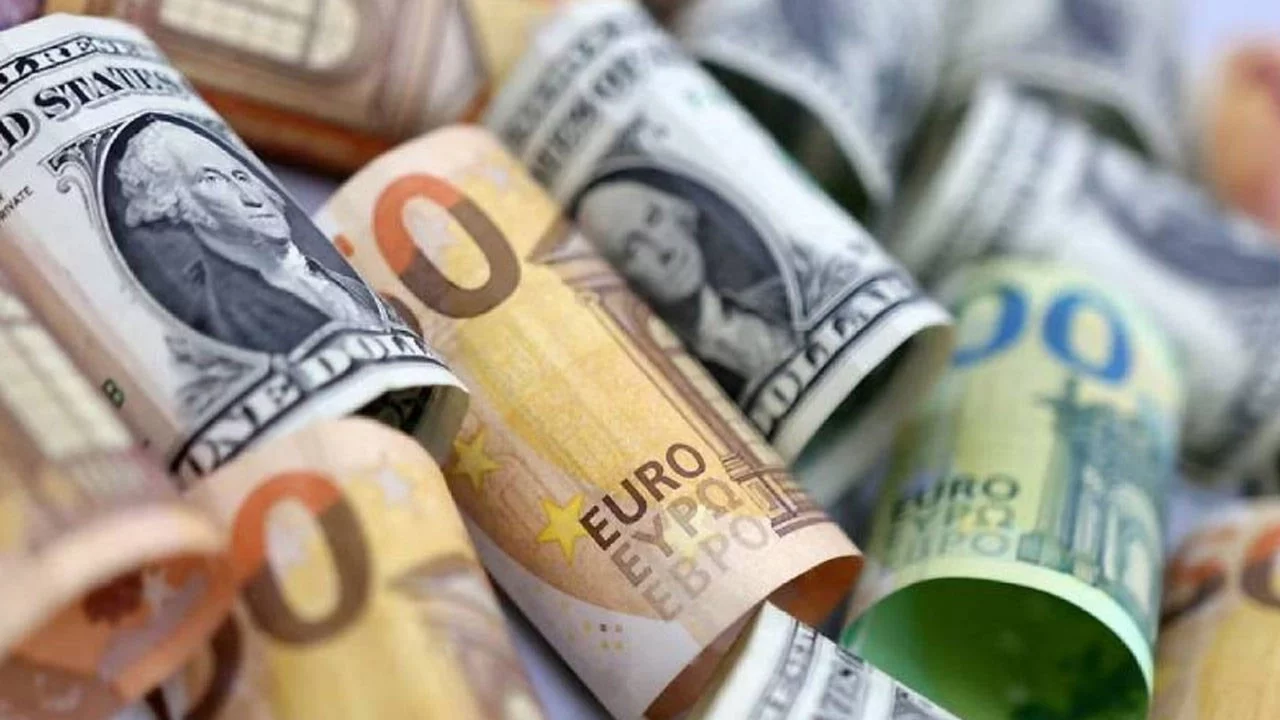 Döviz piyasasında hareketlilik: Dolar ve euro güne nasıl başladı?