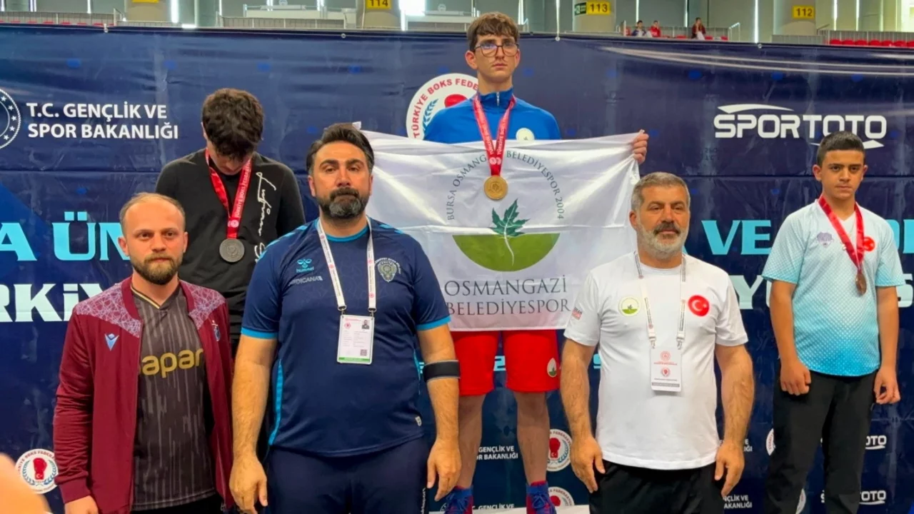 Osmangazili Boksör Muhammet Gümüş Avrupa Şampiyonası yolunda