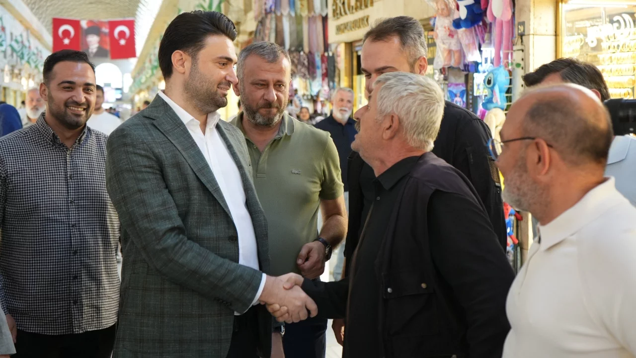 Bursaspor Başkanı Enes Çelik Kapalı Çarşı esnafıyla buluştu