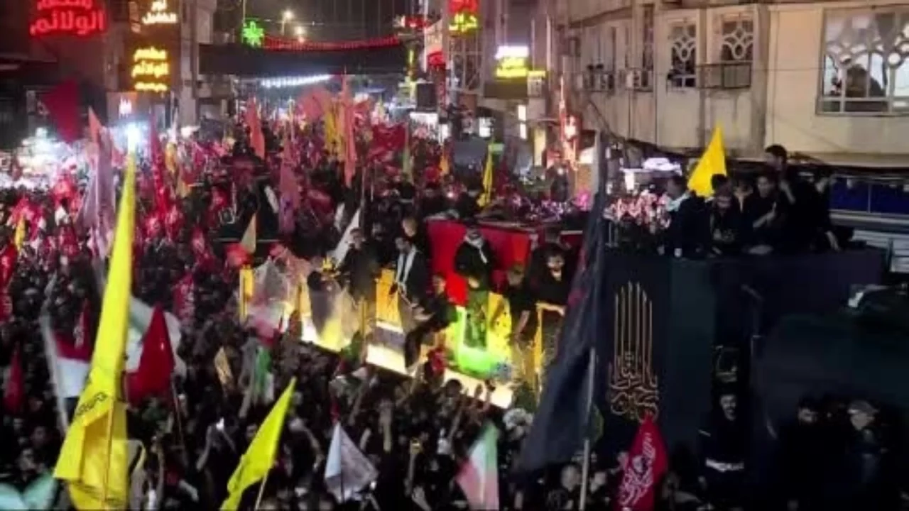 Hamaney'in naaşı Kerbela'ya getirildi