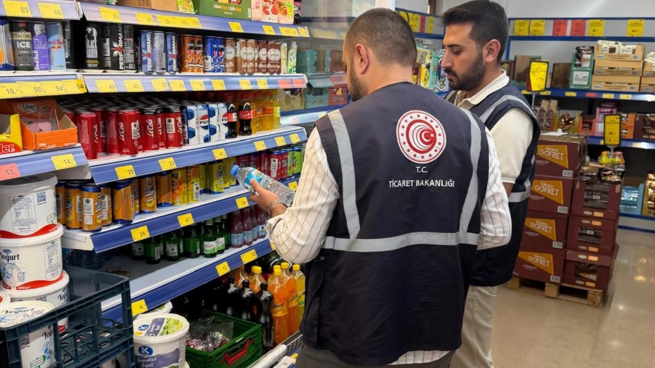 Bursa Ticaret İl Müdürlüğü ekiplerinden ambalajlı su fiyatlarına yönelik denetim