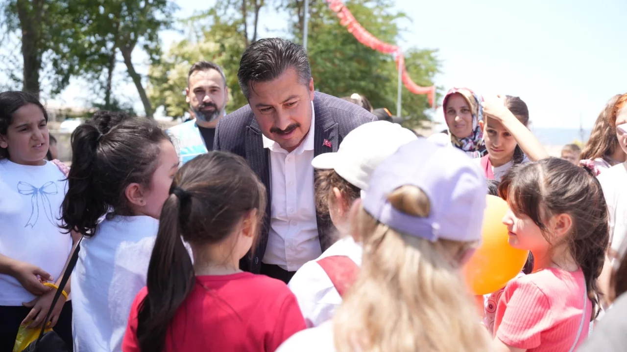 Yenişehir Belediyesi Hayvan Bakımevi ve Doğal Yaşam Alan'ı kapılarını çocuklara açtı