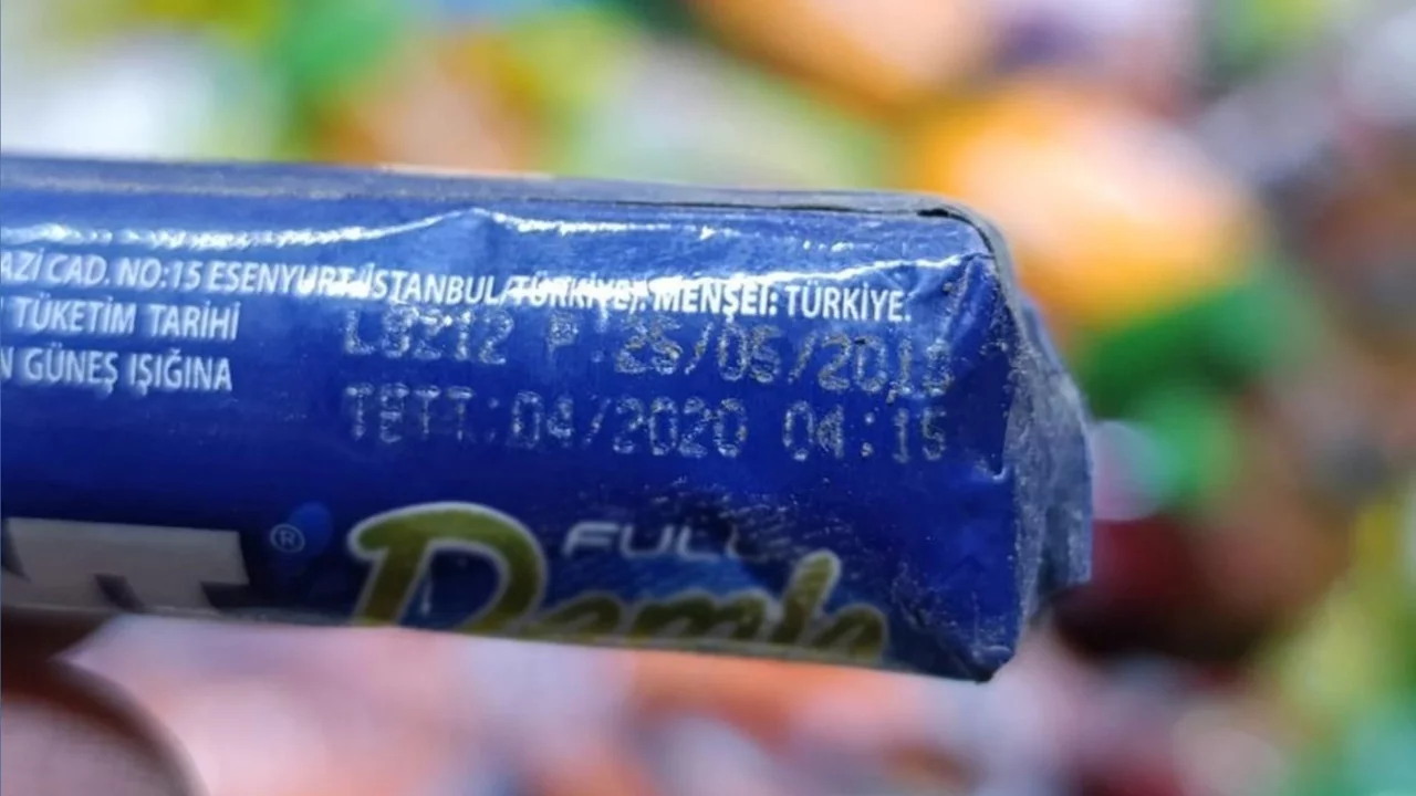 Raflarda 10 yıllık skandal: Tarihi geçmiş ve kurtlanmış ürünler bulundu