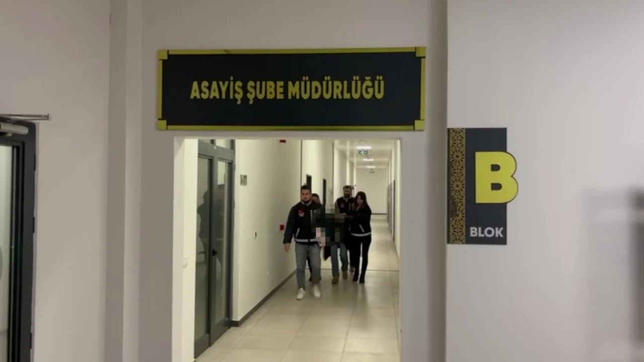 19 yıl önce doğurduğu bebeğini çöpe atan kadın mahkemede "Hatırlamıyorum" diyerek ağladı