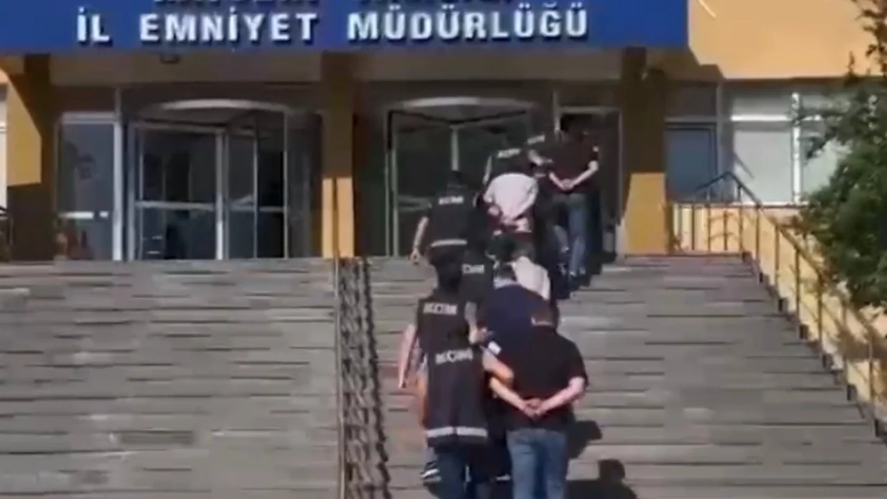 Kayseri'de sigara kaçakçılarına operasyon: 4 kişiye gözaltı