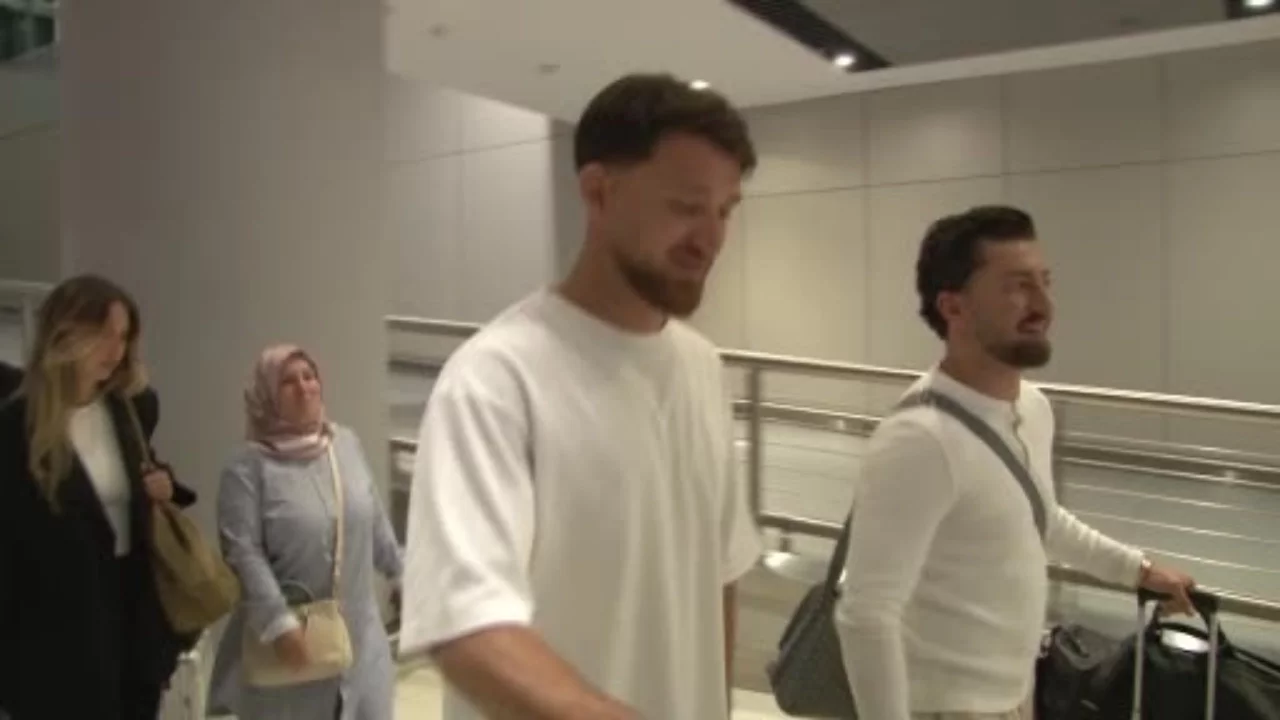 Salih Özcan, Beşiktaş için İstanbul'a geldi