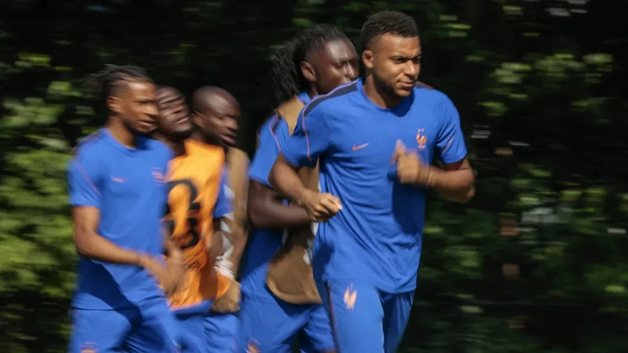Paraguay hükümetinden Mbappe özrü