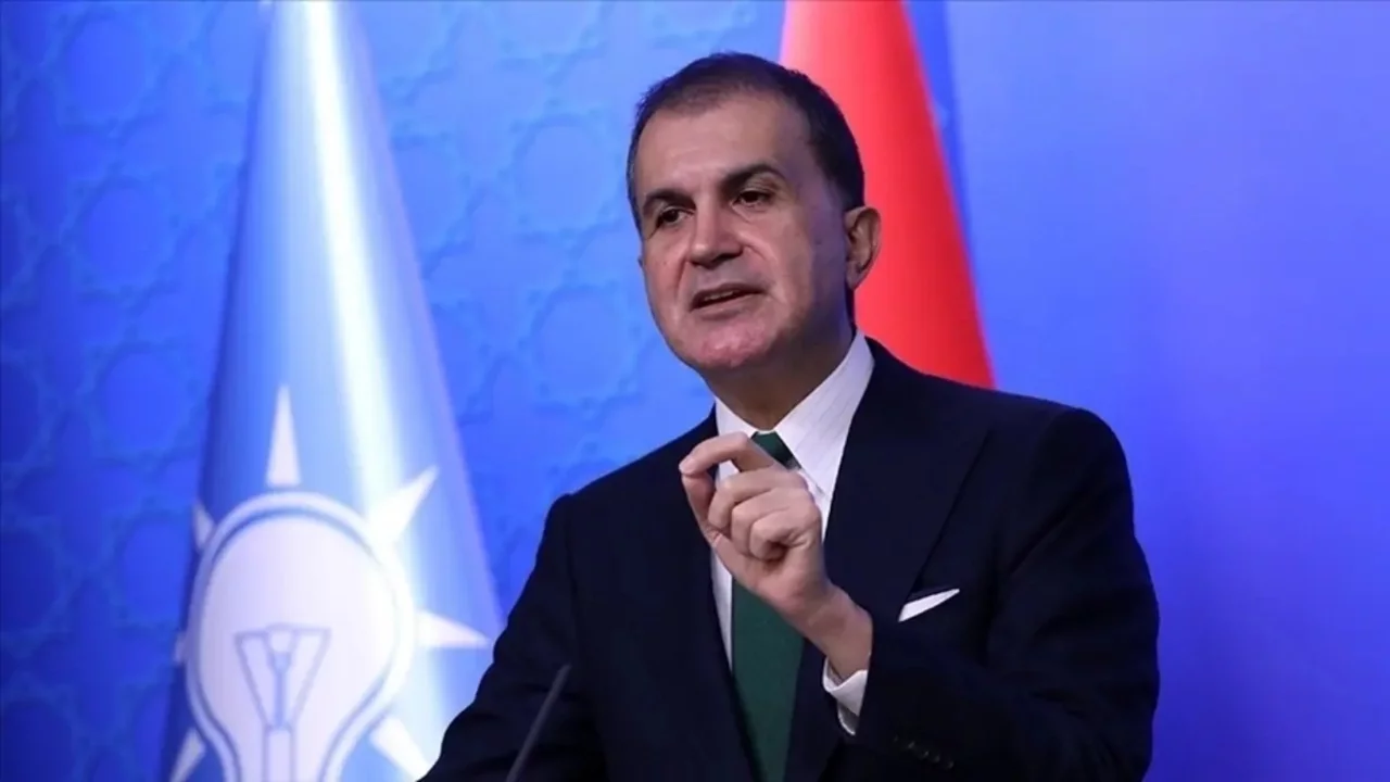 AK Parti Sözcüsü Çelik'ten ayet yazılı pankartın kapatılmasına tepki