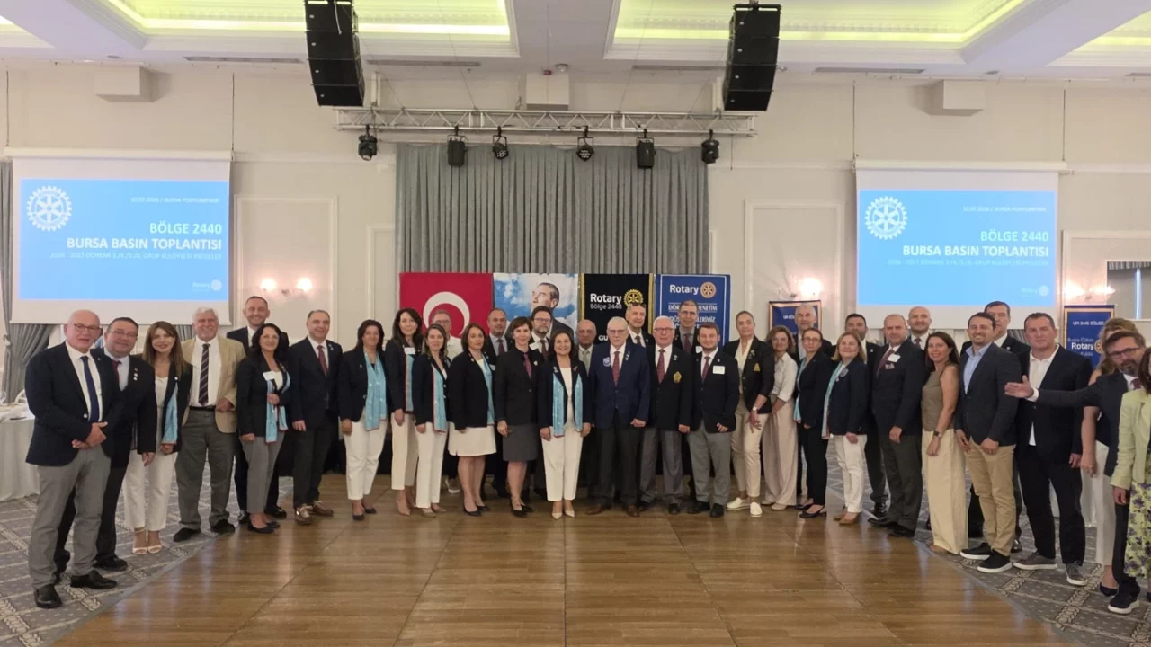 Rotary 2440'da yeni dönem başladı