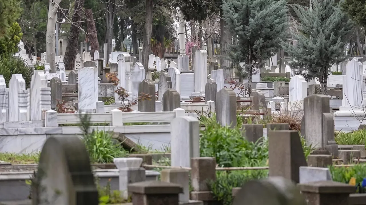 Ölmek lüks oldu: Mezar yeri fiyatları 330 bin lirayı aştı