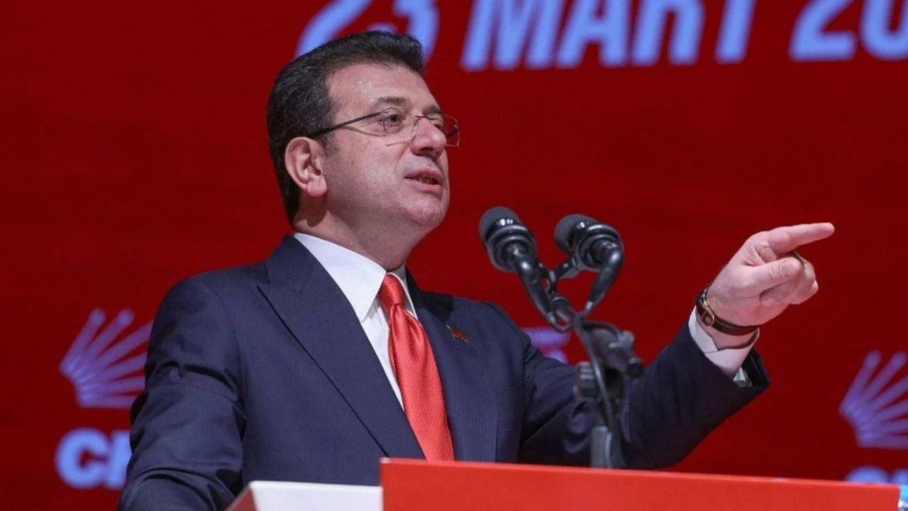 Ekrem İmamoğlu: 'Benimle yarışmaktan korkuyor'