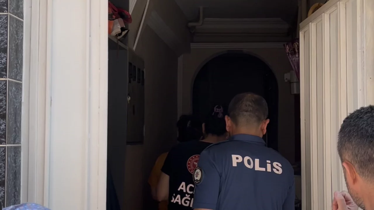 Bursa'da talihsiz adam merdivenlerde can verdi! Acılı annenin feryadı yürekleri dağladı