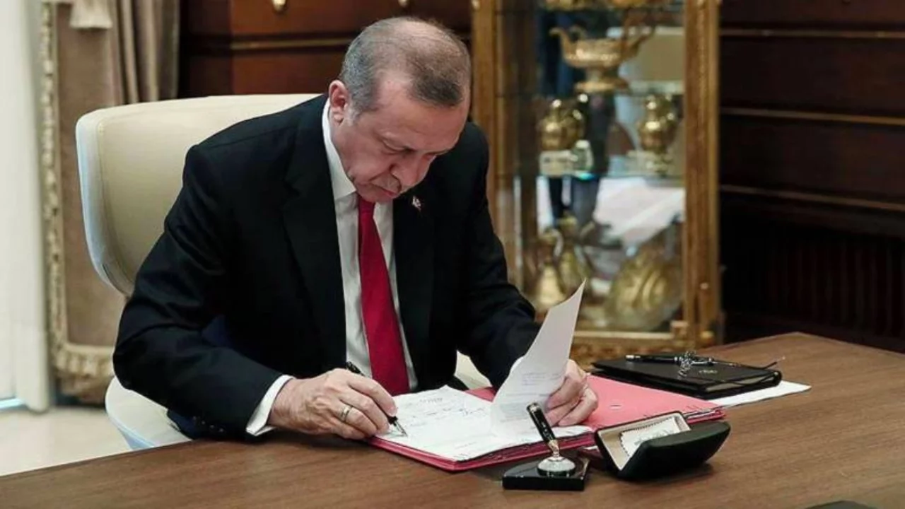 Resmi Gazete'de atama kararları: Danimarka Büyükelçiliği'ne Burak Özügergin atandı