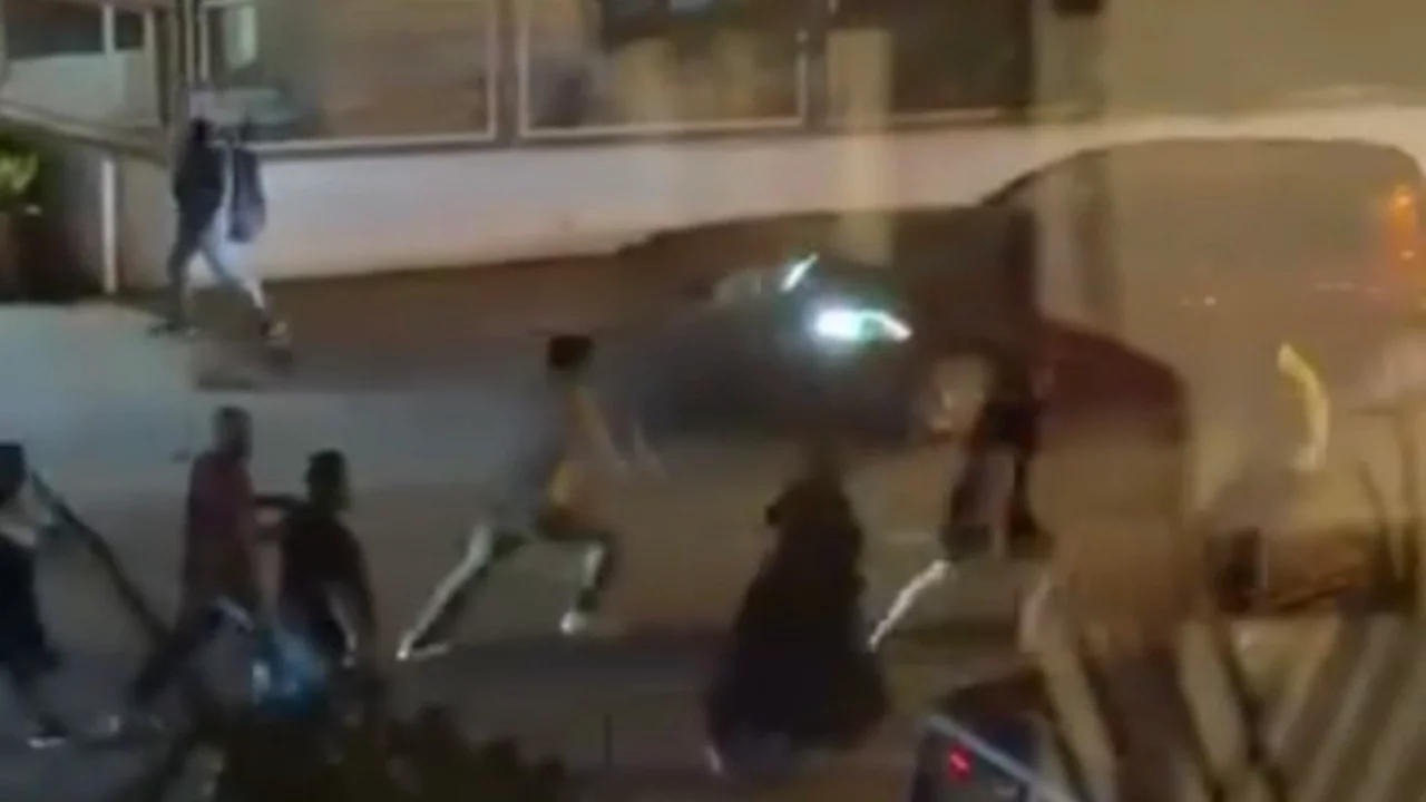 Bursa'da aileler arasında kavga! Tekme ve yumruklar havada uçuştu