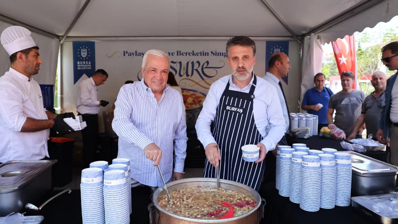 Bursa Büyükşehir Başkan Vekili Biba'dan Nilüfer'de aşure ikramı