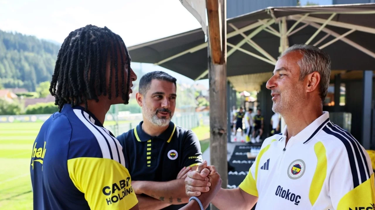 Nathan Ake, Fenerbahçe'de ilk çalışmasını yaptı
