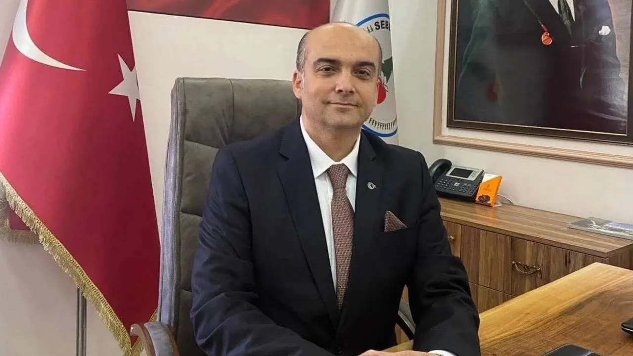 CHP'li bir belediye başkanı daha istifa etti