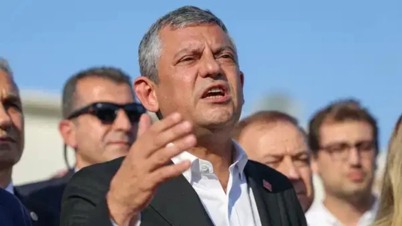 Özgür Özel Adana'da: Çok yakında ya bir yol açacağız ya bir yol bulacağız