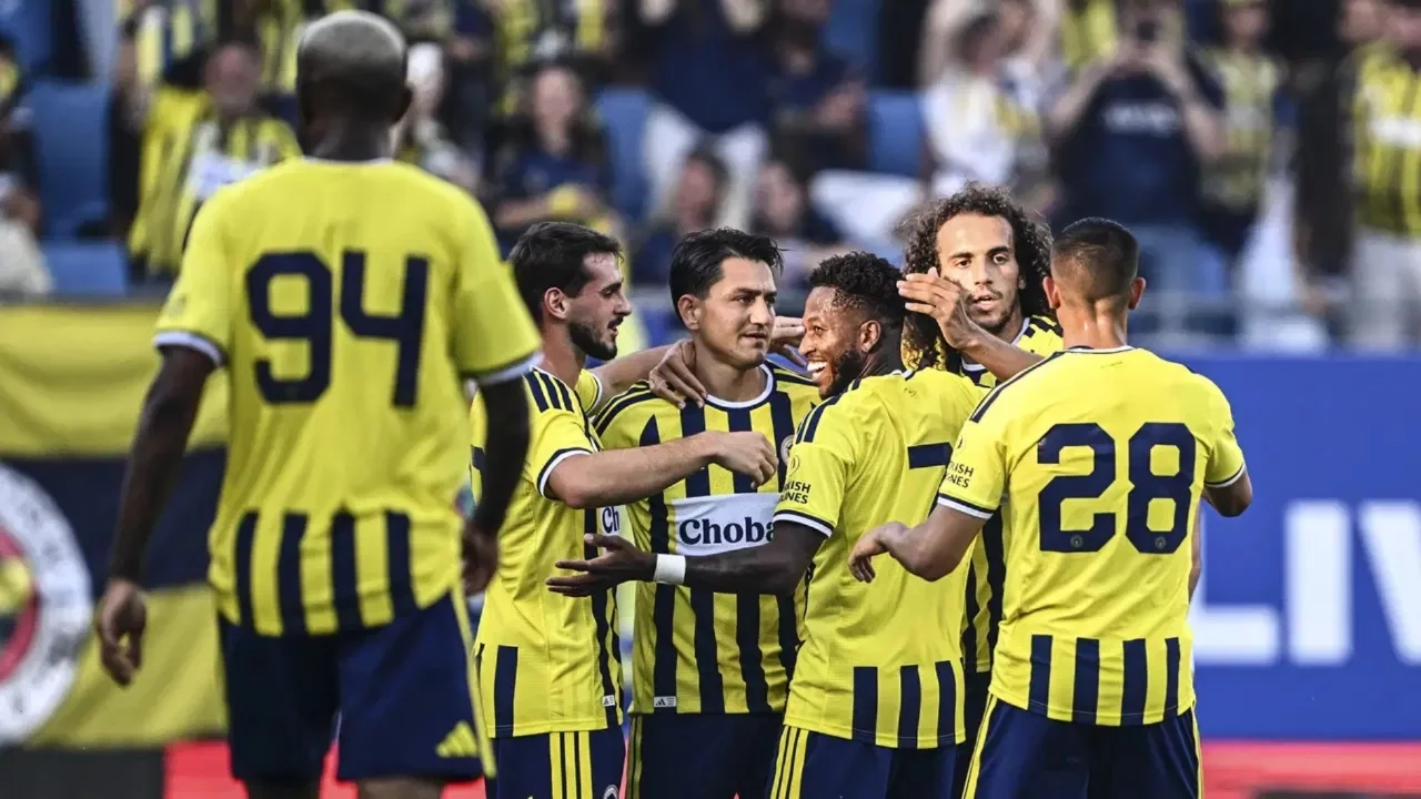 Fenerbahçe, Pogon Szczecin'i farklı mağlup etti