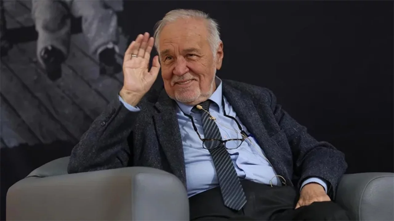İlber Ortaylı'nın eşyaları WhatsApp grubunda satılıyor: Souvenirs d'İlber