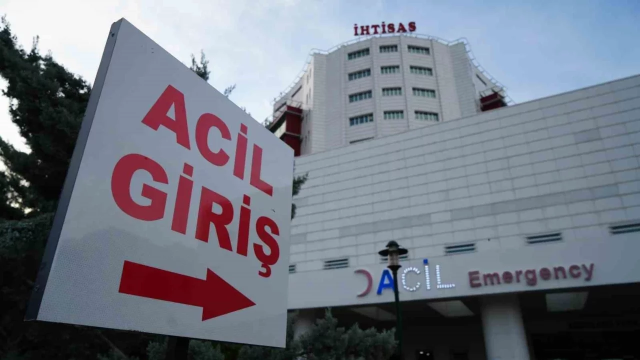 Kırıkkale'de iki otomobil çarpıştı: 6 kişi yaralandı